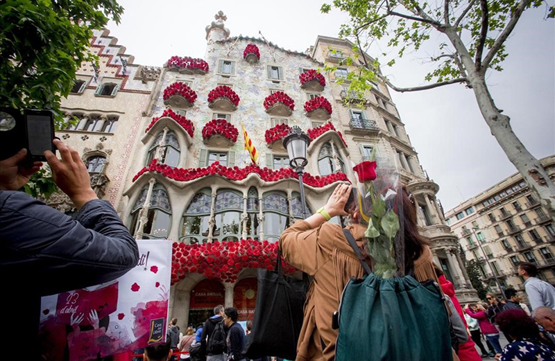 Dia de São Jorge na Casa Batló em Barcelona