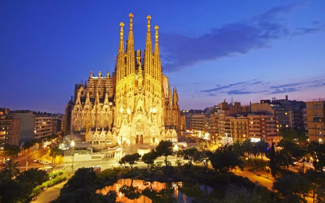 Sagrada Família em Barcelona - noite