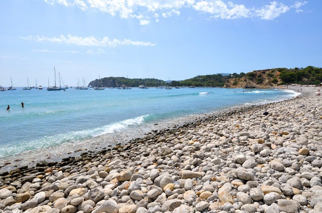 Praia Cala Jondal em Ibiza