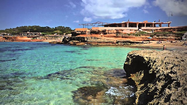 Mar transparente em Ibiza