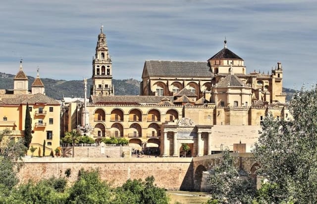 Mesquita e Catedral de Córdoba na Espanha