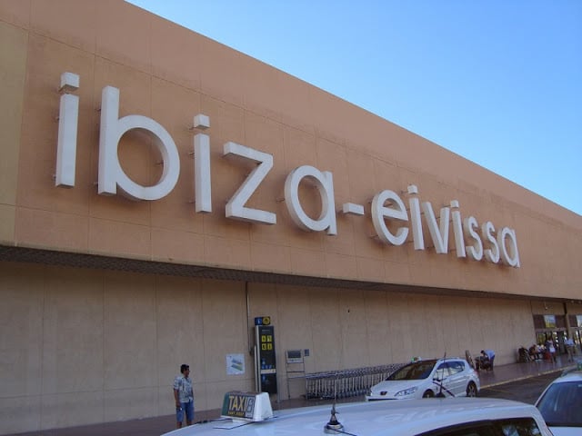 Como ir do aeroporto de Ibiza até o centro turístico