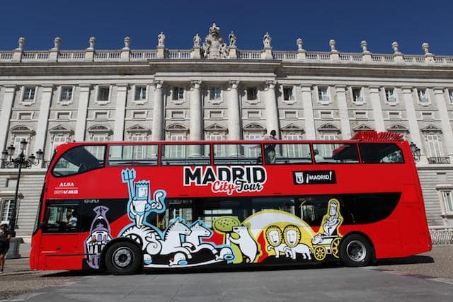 Ônibus turístico em Madri