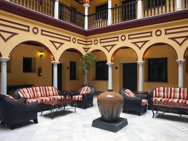 Hotéis bons e baratos em Sevilha