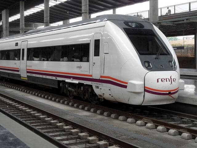 Viagem de trem de Segovia a Madri