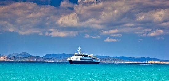 Ferry no mar de Formentera