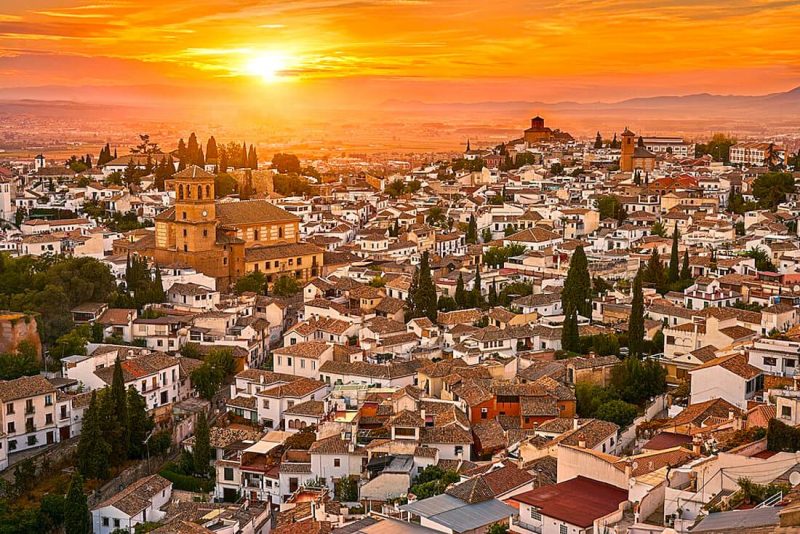 Pôr do sol na cidade de Granada