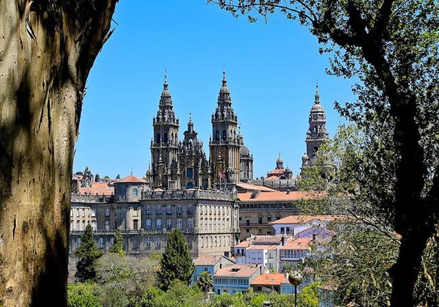 Meses de alta e baixa temporada em Santiago de Compostela