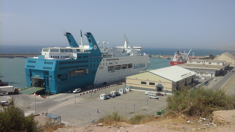Embarque de ferry na Argélia