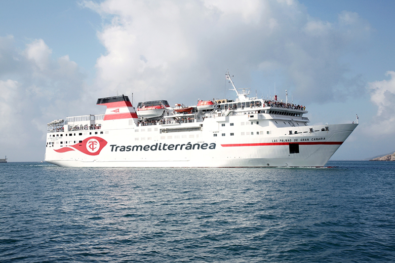 Ferry da empresa Trasmediterranea na Espanha