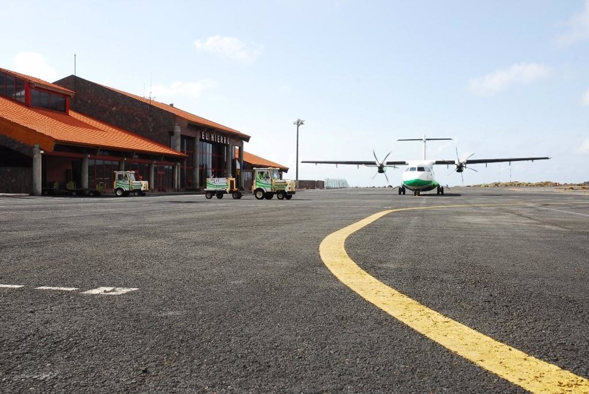 Pista e aeroporto de El Hierro